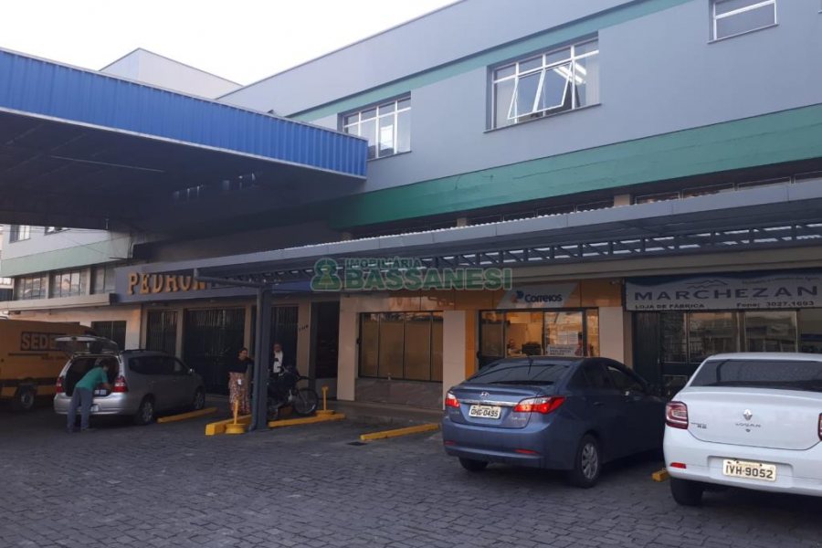Sala com 140m², no bairro Pio X em Caxias do Sul para Alugar