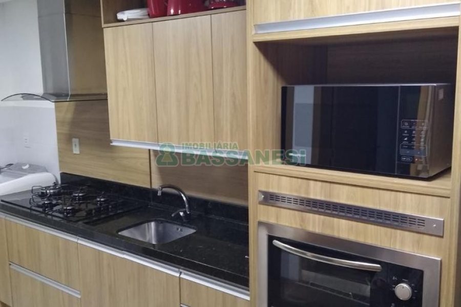 Apto Mobiliado com 49m², 2 dormitórios, 1 vaga, no bairro Bela Vista em Caxias do Sul para Alugar