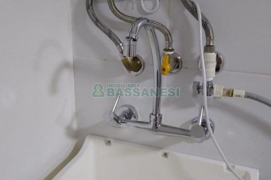 Apto Mobiliado com 49m², 2 dormitórios, 1 vaga, no bairro Bela Vista em Caxias do Sul para Alugar