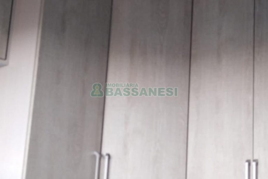 Apto Mobiliado com 49m², 2 dormitórios, 1 vaga, no bairro Bela Vista em Caxias do Sul para Alugar