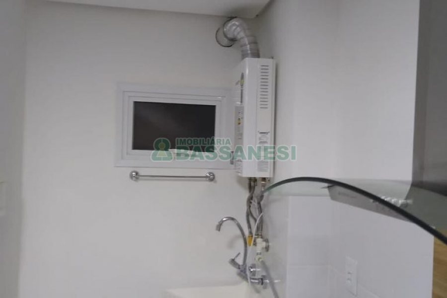 Apto Mobiliado com 49m², 2 dormitórios, 1 vaga, no bairro Bela Vista em Caxias do Sul para Alugar