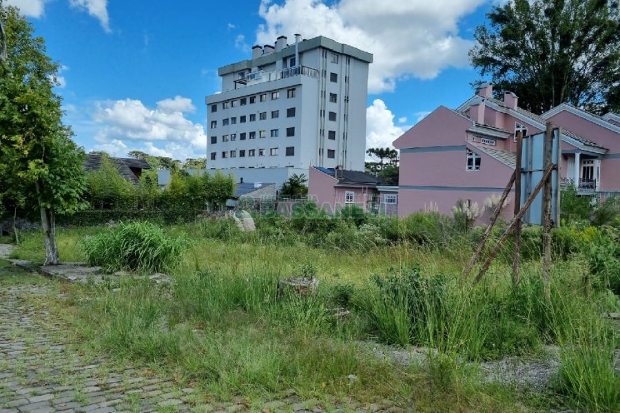Terreno com 360m², no bairro Nossa Senhora da Saúde em Caxias do Sul para Comprar