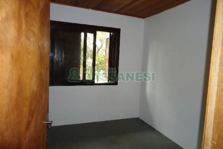 Casa com 242m², 5 dormitórios, 2 vagas, no bairro Esplanada em Caxias do Sul para Comprar