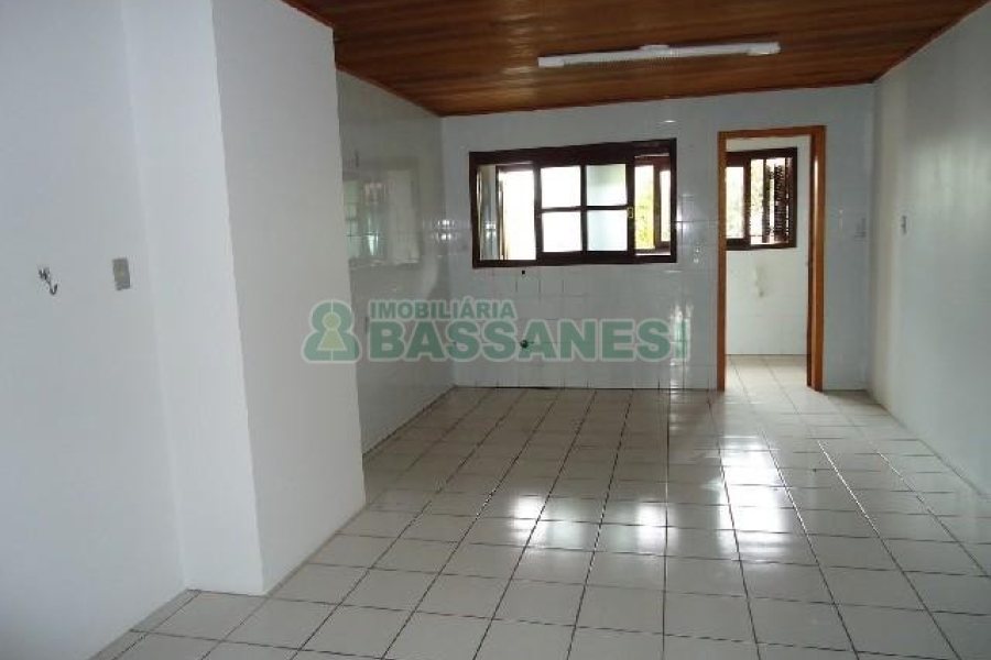 Casa com 242m², 5 dormitórios, 2 vagas, no bairro Esplanada em Caxias do Sul para Comprar