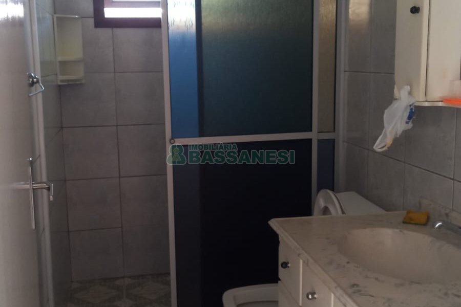 Casa com 242m², 5 dormitórios, 2 vagas, no bairro Esplanada em Caxias do Sul para Comprar