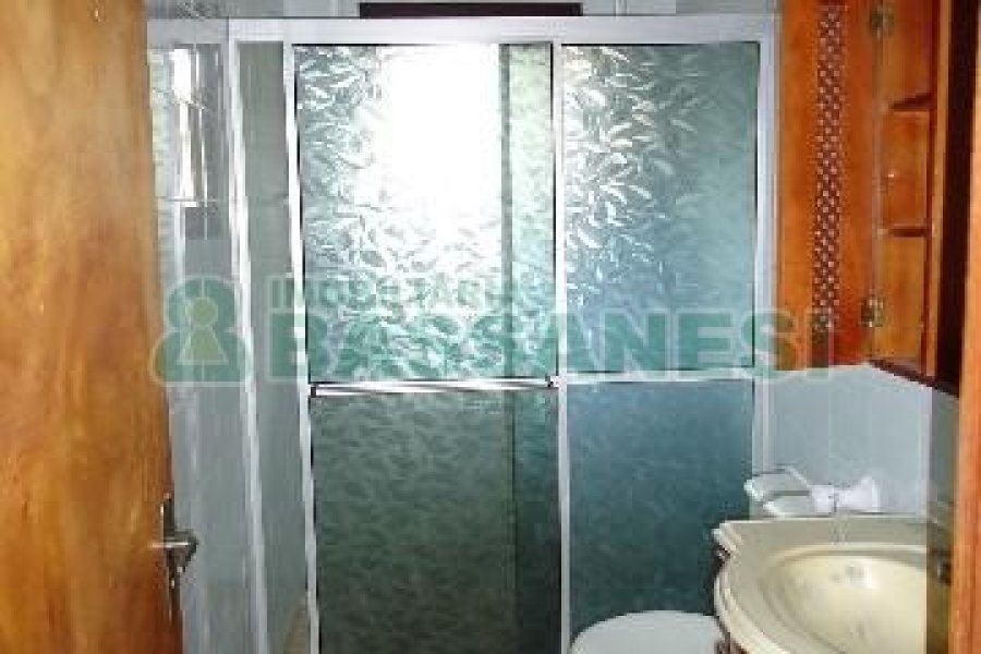 Casa com 242m², 5 dormitórios, 2 vagas, no bairro Esplanada em Caxias do Sul para Comprar