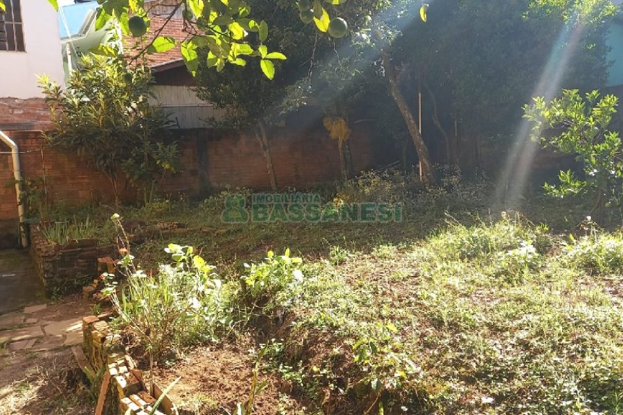 Casa com 242m², 5 dormitórios, 2 vagas, no bairro Esplanada em Caxias do Sul para Comprar