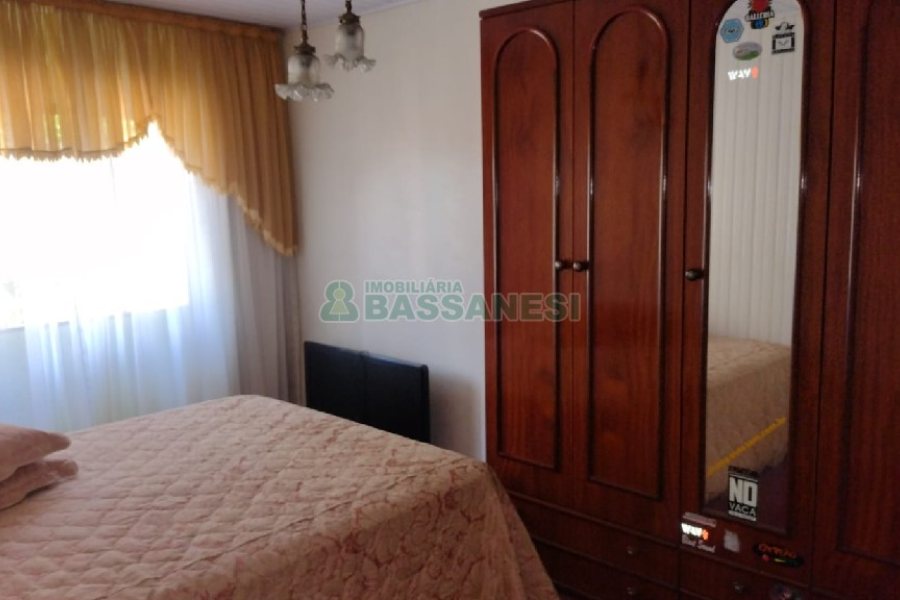 Casa com 170m², 6 dormitórios, 2 vagas, no bairro Bela Vista em Caxias do Sul para Comprar