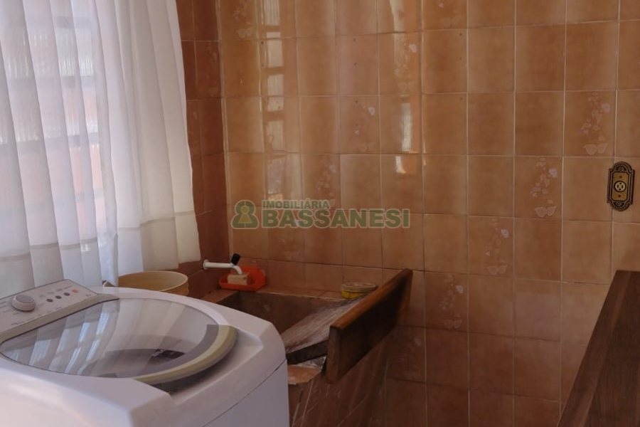 Casa com 170m², 6 dormitórios, 2 vagas, no bairro Bela Vista em Caxias do Sul para Comprar