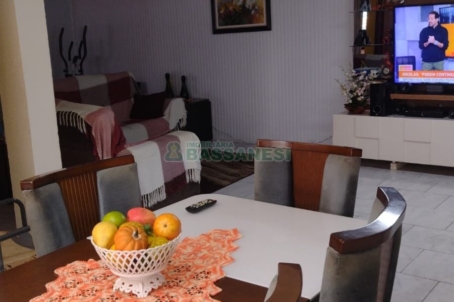 Casa com 170m², 6 dormitórios, 2 vagas, no bairro Bela Vista em Caxias do Sul para Comprar