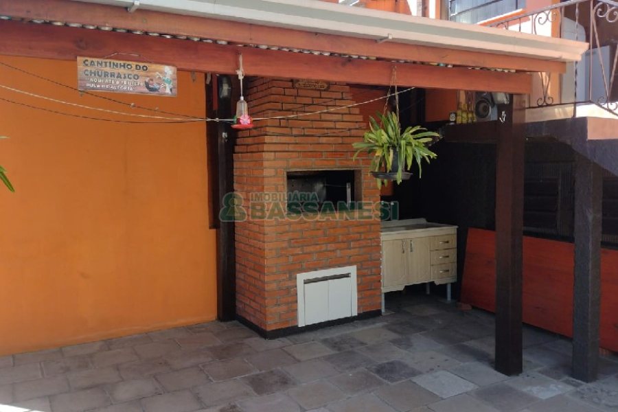 Casa com 170m², 6 dormitórios, 2 vagas, no bairro Bela Vista em Caxias do Sul para Comprar