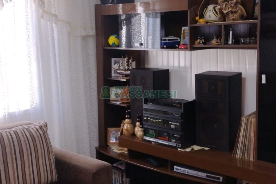 Casa com 170m², 6 dormitórios, 2 vagas, no bairro Bela Vista em Caxias do Sul para Comprar