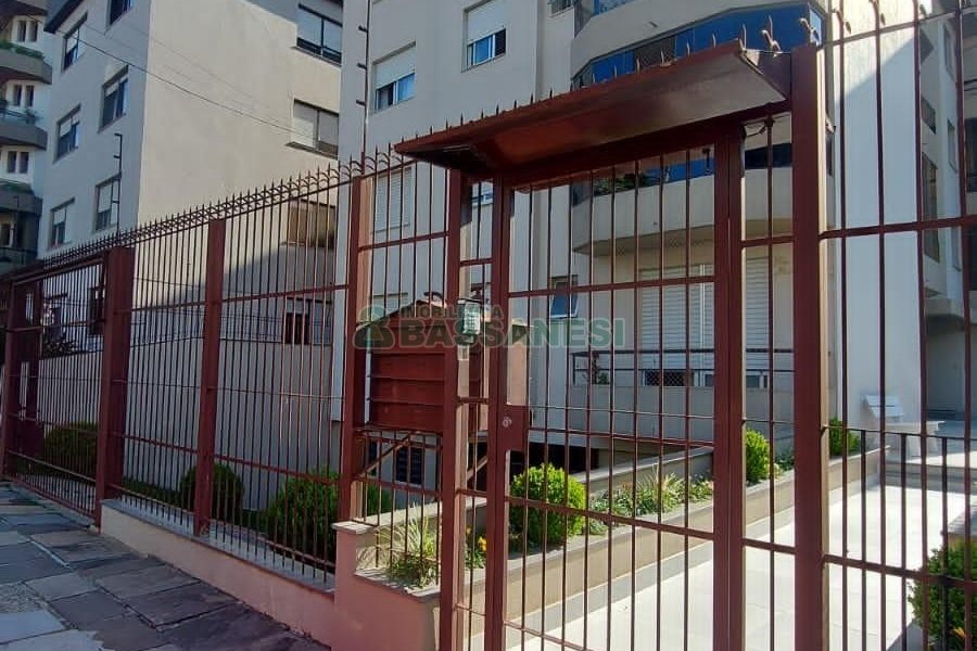 Apartamento com 88m², 3 dormitórios, 2 vagas, no bairro Pio X em Caxias do Sul para Comprar