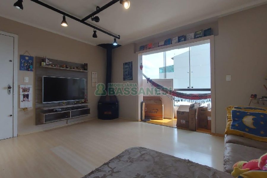 Apartamento com 88m², 3 dormitórios, 2 vagas, no bairro Pio X em Caxias do Sul para Comprar