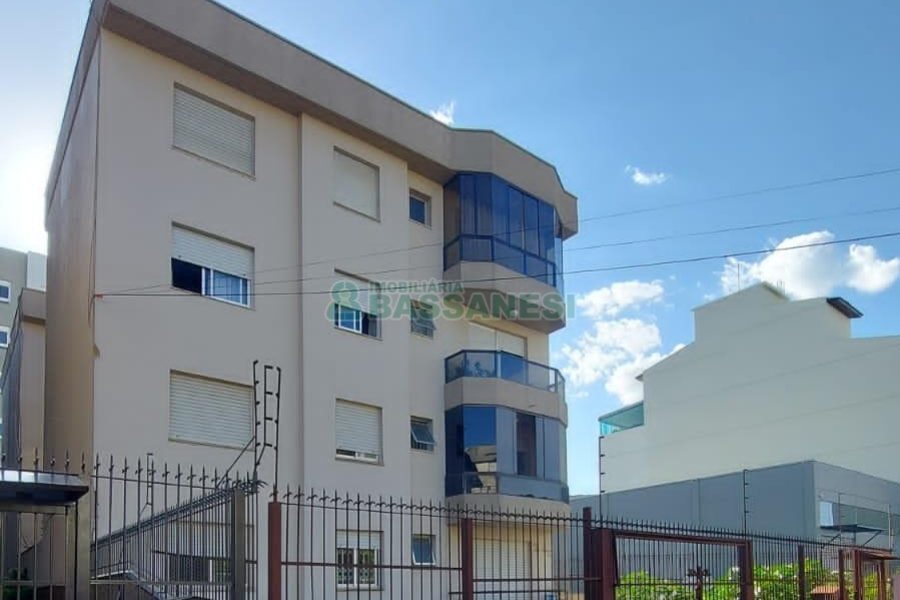 Apartamento com 88m², 3 dormitórios, 2 vagas, no bairro Pio X em Caxias do Sul para Comprar