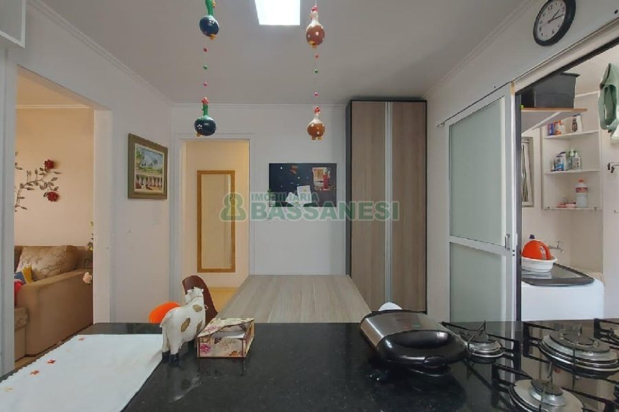 Apartamento com 88m², 3 dormitórios, 2 vagas, no bairro Pio X em Caxias do Sul para Comprar