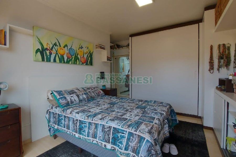 Apartamento com 88m², 3 dormitórios, 2 vagas, no bairro Pio X em Caxias do Sul para Comprar
