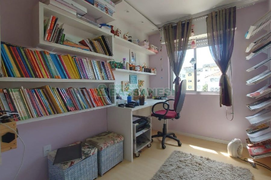 Apartamento com 88m², 3 dormitórios, 2 vagas, no bairro Pio X em Caxias do Sul para Comprar