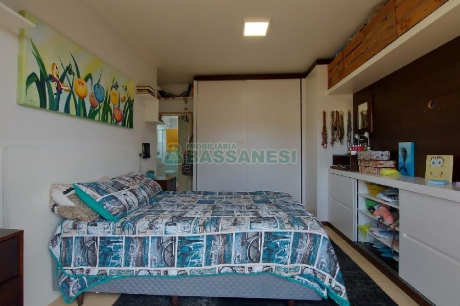 Apartamento com 88m², 3 dormitórios, 2 vagas, no bairro Pio X em Caxias do Sul para Comprar