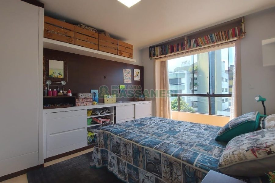 Apartamento com 88m², 3 dormitórios, 2 vagas, no bairro Pio X em Caxias do Sul para Comprar