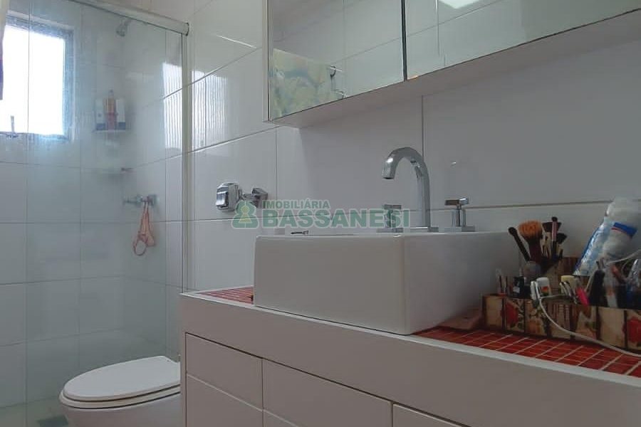Apartamento com 88m², 3 dormitórios, 2 vagas, no bairro Pio X em Caxias do Sul para Comprar