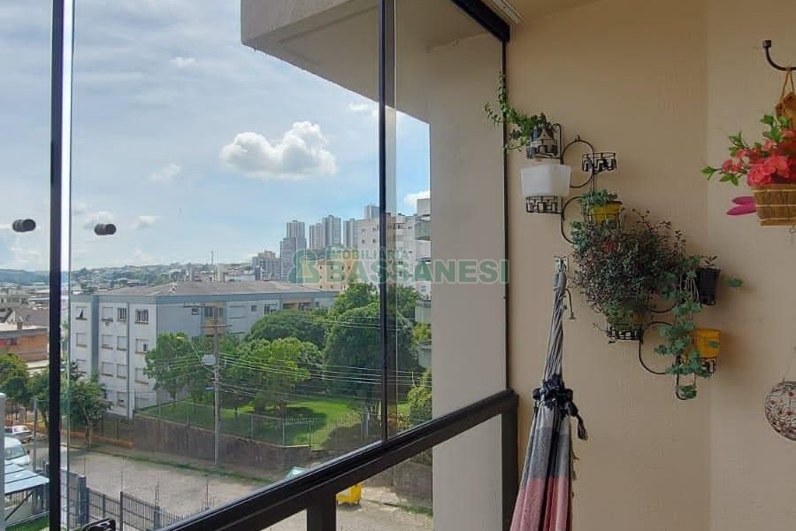 Apartamento com 88m², 3 dormitórios, 2 vagas, no bairro Pio X em Caxias do Sul para Comprar