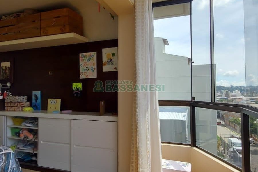 Apartamento com 88m², 3 dormitórios, 2 vagas, no bairro Pio X em Caxias do Sul para Comprar