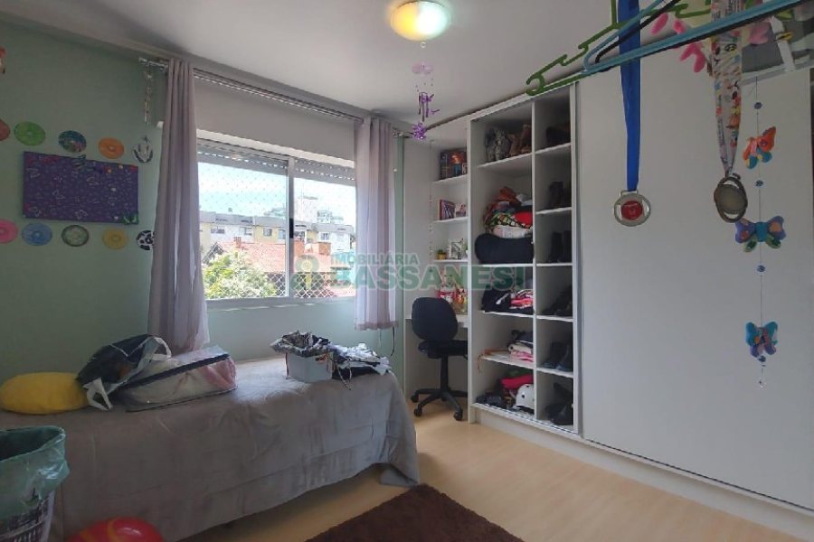 Apartamento com 88m², 3 dormitórios, 2 vagas, no bairro Pio X em Caxias do Sul para Comprar