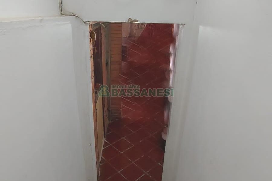 Casa com 340m², 3 dormitórios, 3 vagas, no bairro Panazzolo em Caxias do Sul para Comprar