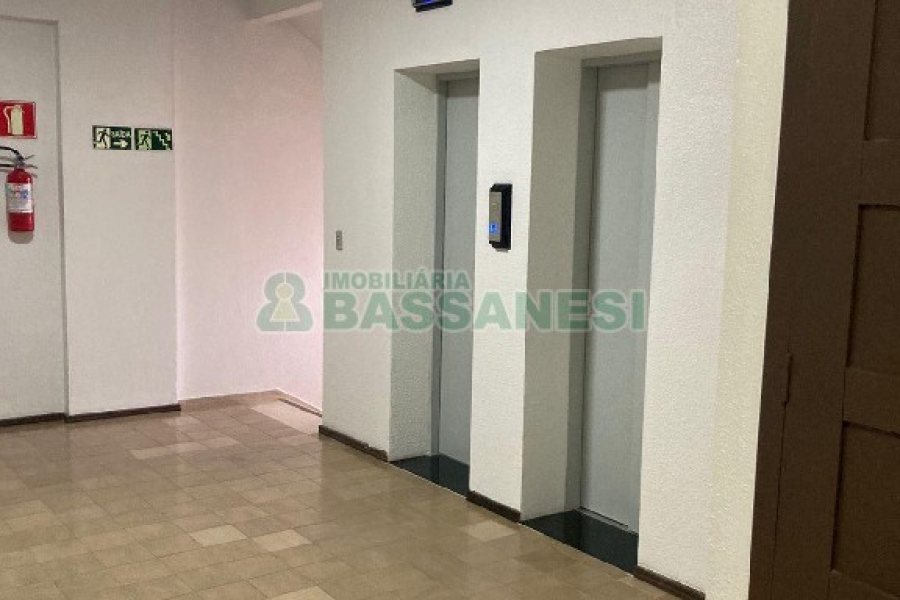 Sala com 52m², no bairro Centro em Caxias do Sul para Alugar