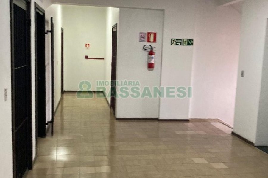 Sala com 52m², no bairro Centro em Caxias do Sul para Alugar