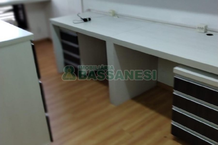 Sala com 52m², no bairro Centro em Caxias do Sul para Alugar