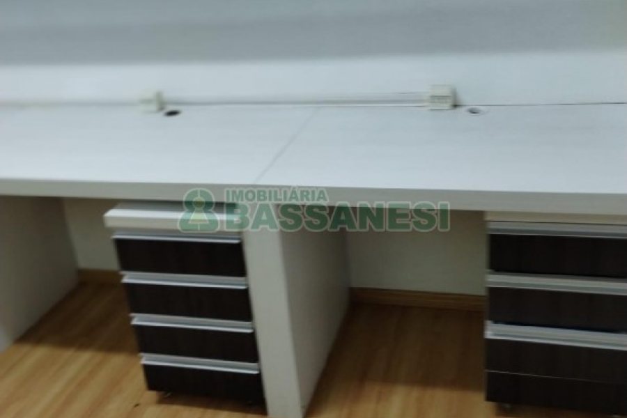 Sala com 52m², no bairro Centro em Caxias do Sul para Alugar