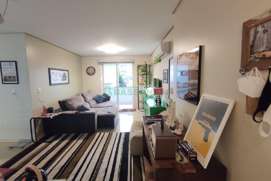 Apto Mobiliado com 86m², 2 dormitórios, 2 vagas, no bairro Cinqüentenário em Caxias do Sul para Alugar