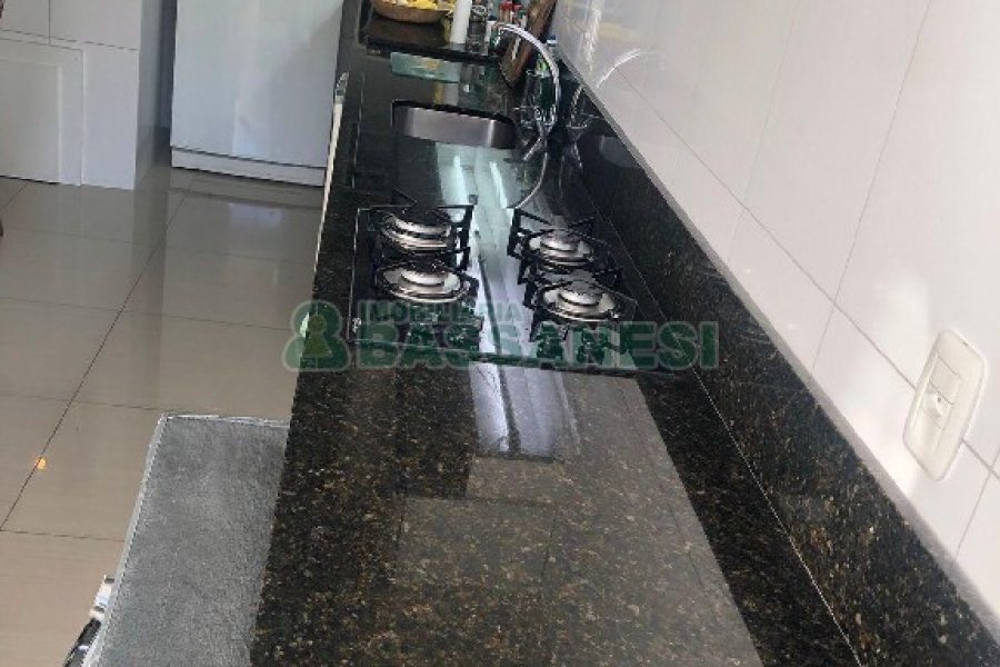 Apto Mobiliado com 86m², 2 dormitórios, 2 vagas, no bairro Cinqüentenário em Caxias do Sul para Alugar