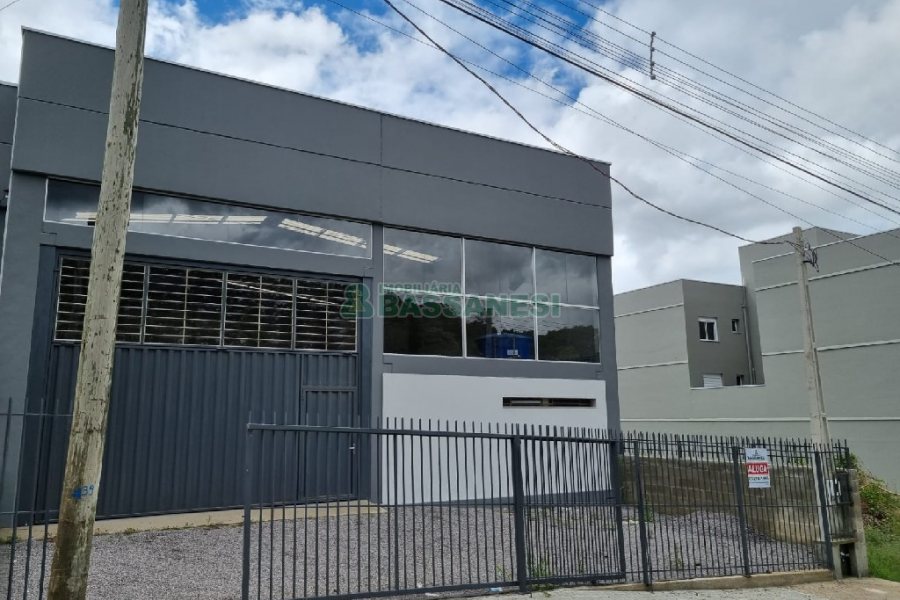 Pavilhão com 287m², no bairro Salgado Filho em Caxias do Sul para Alugar
