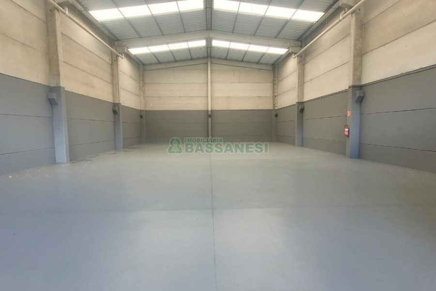 Pavilhão com 287m², no bairro Salgado Filho em Caxias do Sul para Alugar