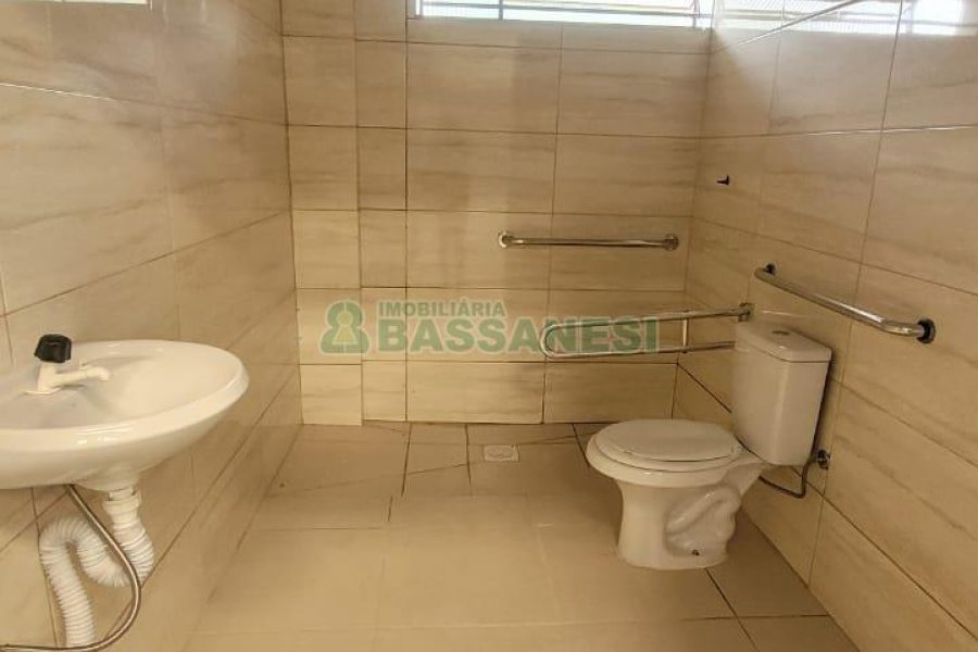 Pavilhão com 287m², no bairro Salgado Filho em Caxias do Sul para Alugar