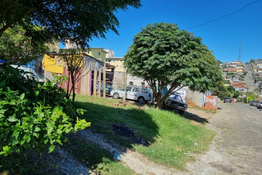 Terreno, no bairro Morada dos Alpes em Caxias do Sul para Comprar