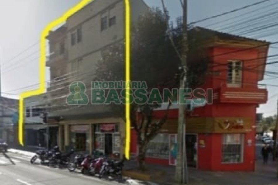 Predio com 743m², no bairro São Pelegrino em Caxias do Sul para Comprar