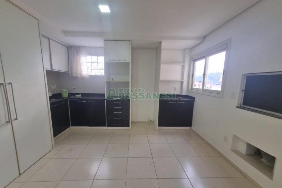 Apartamento com 110m², 3 dormitórios, 1 vaga, no bairro Cruzeiro em Caxias do Sul para Alugar