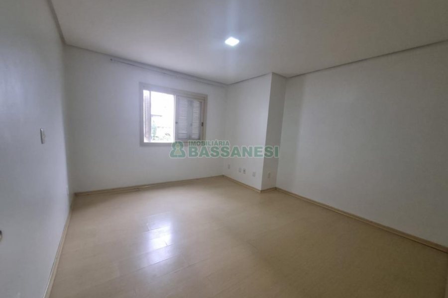 Apartamento com 110m², 3 dormitórios, 1 vaga, no bairro Cruzeiro em Caxias do Sul para Alugar