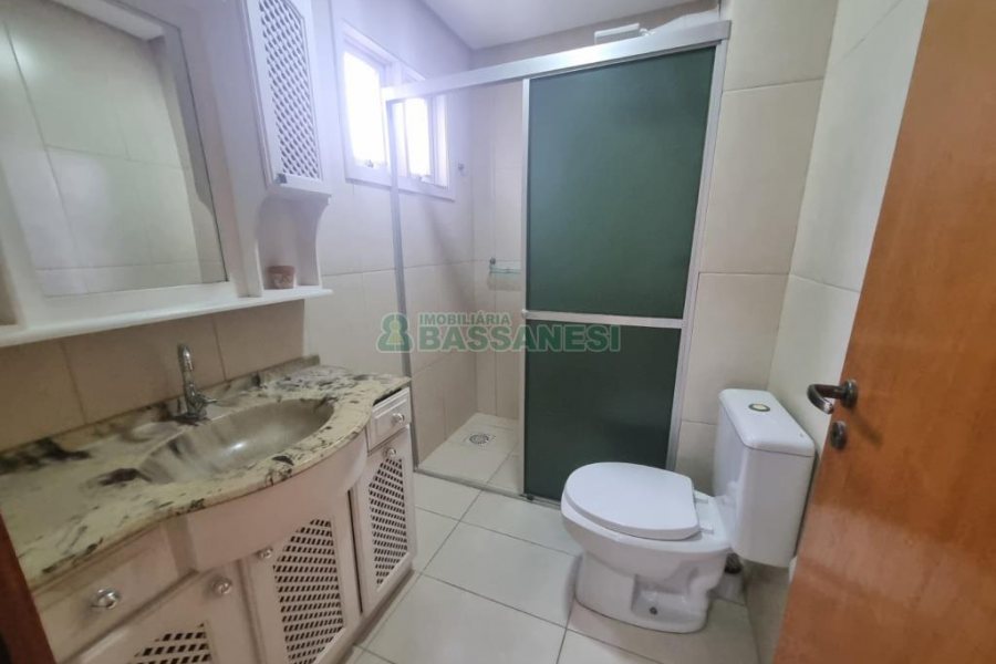 Apartamento com 110m², 3 dormitórios, 1 vaga, no bairro Cruzeiro em Caxias do Sul para Alugar