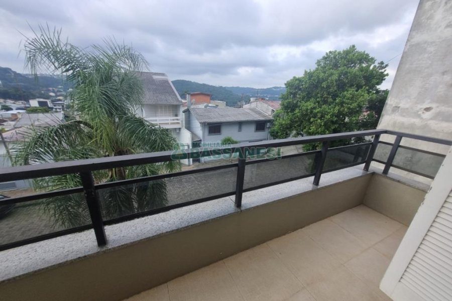 Apartamento com 110m², 3 dormitórios, 1 vaga, no bairro Cruzeiro em Caxias do Sul para Alugar