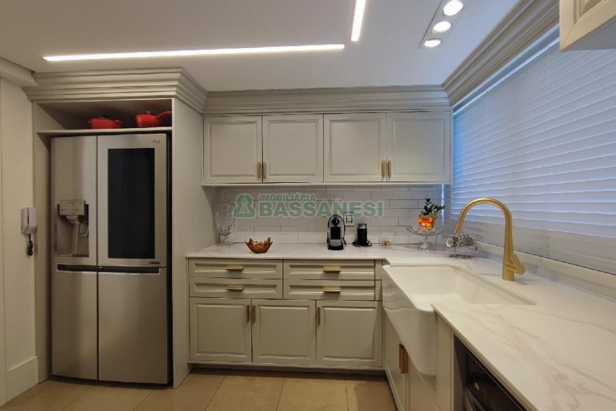 Apto Mobiliado com 304m², 3 dormitórios, 5 vagas, no bairro São Pelegrino em Caxias do Sul para Alugar