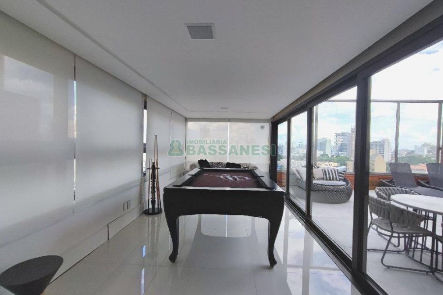 Apto Mobiliado com 304m², 3 dormitórios, 5 vagas, no bairro São Pelegrino em Caxias do Sul para Alugar