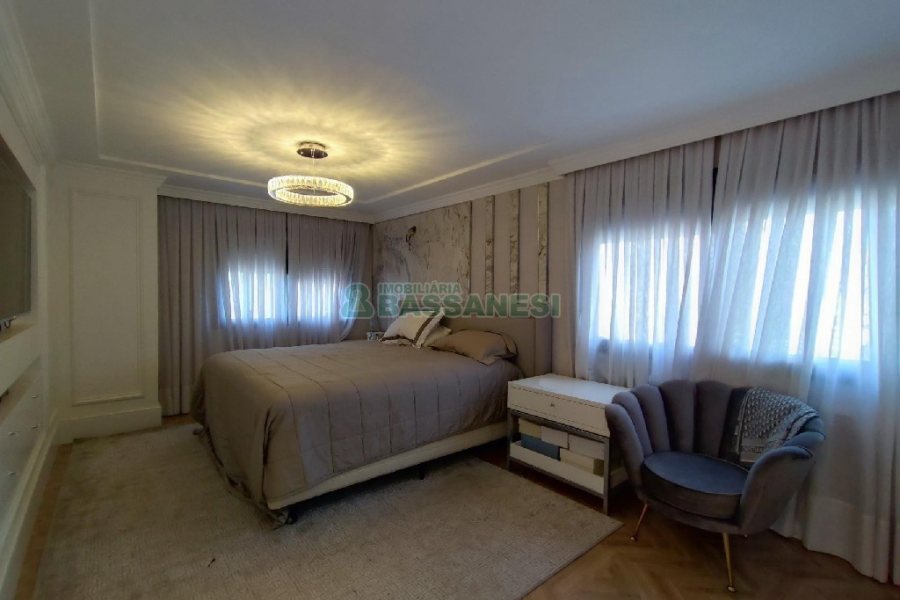 Apto Mobiliado com 304m², 3 dormitórios, 5 vagas, no bairro São Pelegrino em Caxias do Sul para Alugar