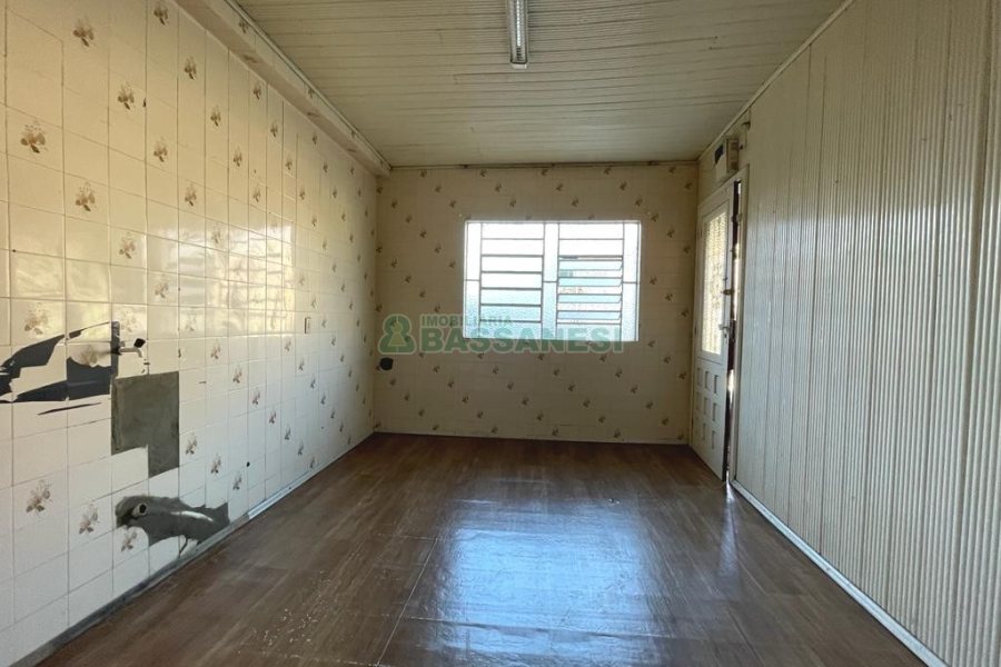 Casa com 180m², 3 dormitórios, 2 vagas, no bairro Rio Branco em Caxias do Sul para Comprar