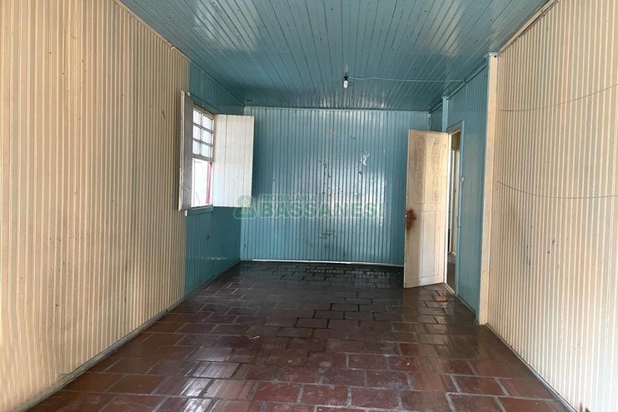 Casa com 180m², 3 dormitórios, 2 vagas, no bairro Rio Branco em Caxias do Sul para Comprar