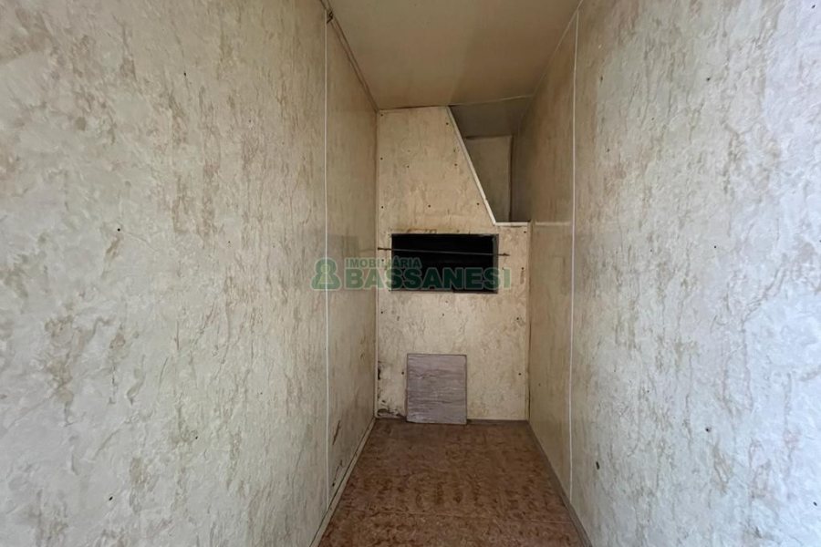 Casa com 180m², 3 dormitórios, 2 vagas, no bairro Rio Branco em Caxias do Sul para Comprar